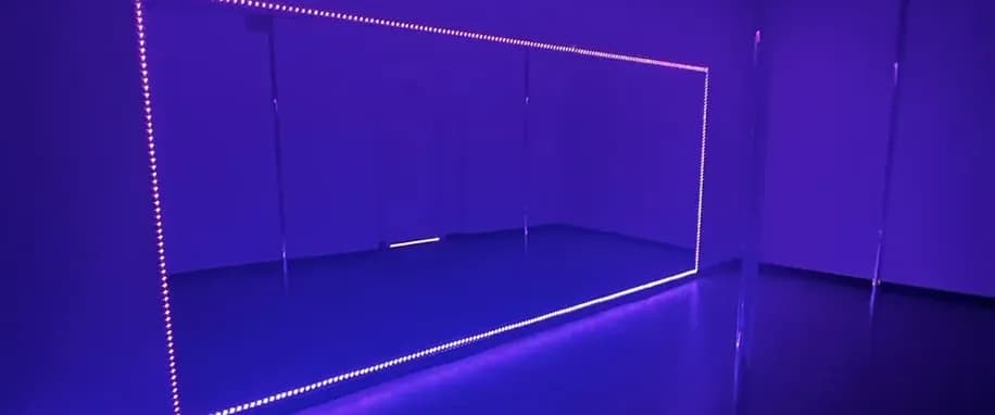 gallery slide