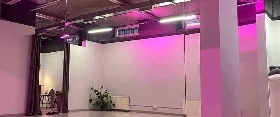 gallery slide