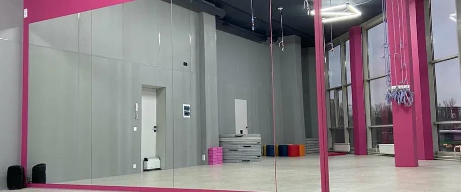 gallery slide