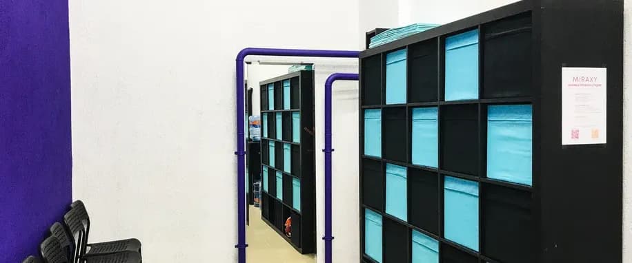 gallery slide