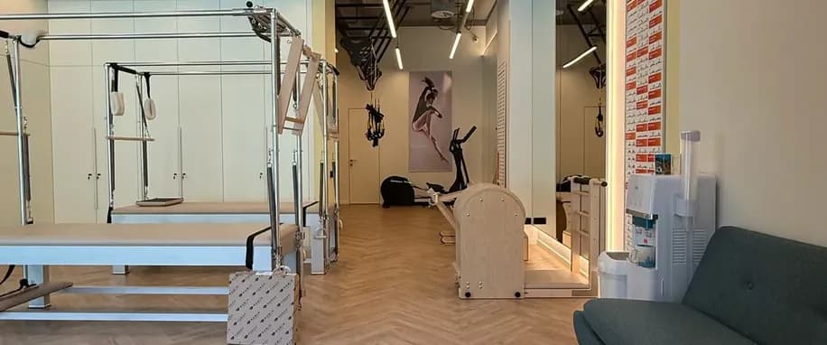 gallery slide