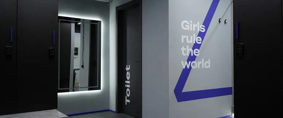 gallery slide