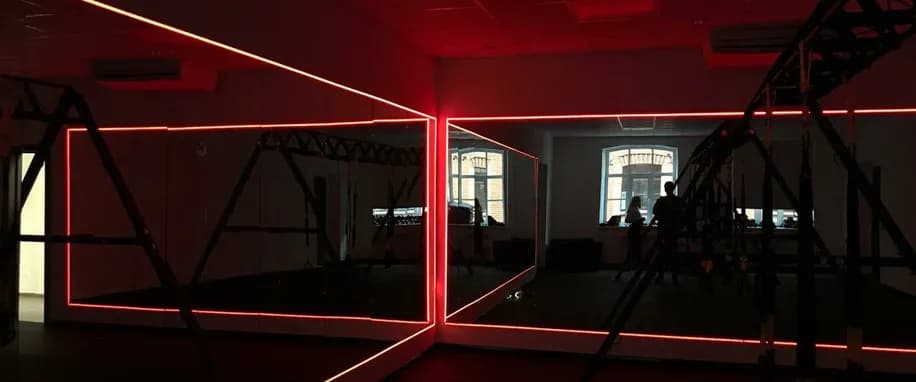 gallery slide